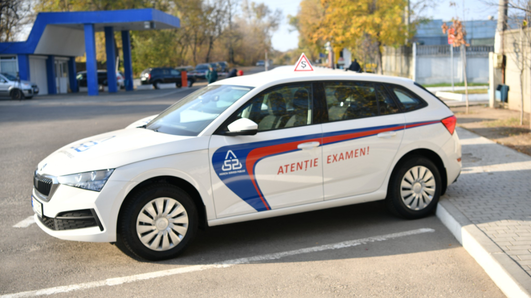 Fiți vigilenți! Escrocii cer bani bani pe TikTok și Instagram, pentru „programări urgente” la examenul auto