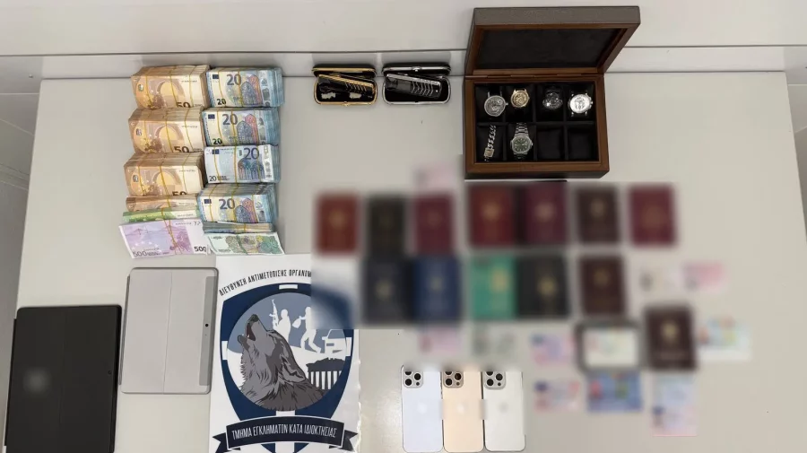 STOP CADRU Ce a găsit poliția din Grecia în locuința în care se ascundea Plahotniuc