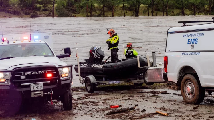 Bilanţul inundaţiilor din Texas a trecut de 100 de morţi