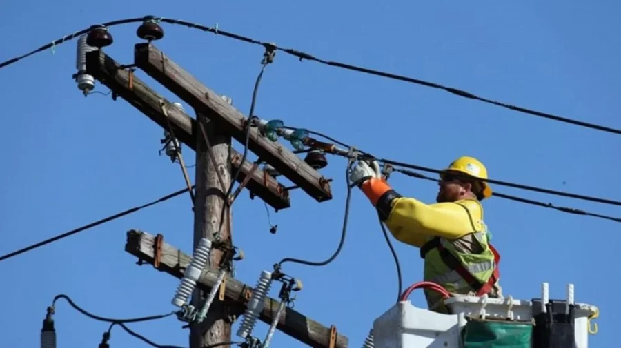 Fără lumină în capitală și în țară: Lista străzilor afectate și programul deconectărilor
