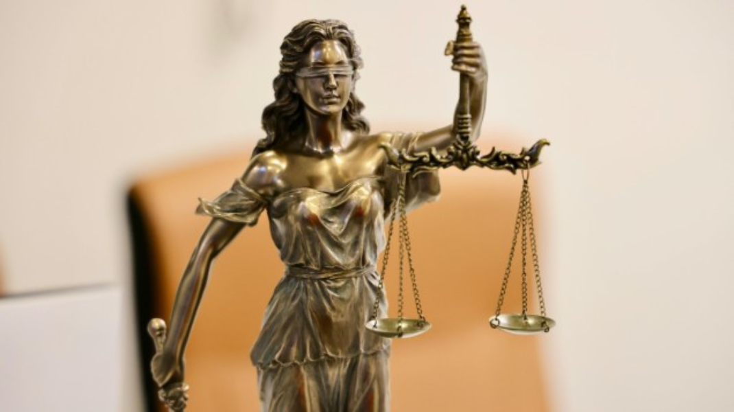 Șapte persoane, printre care funcționari publici, care ar fi prejudiciat statul cu circa 4 milioane de lei, achitate
