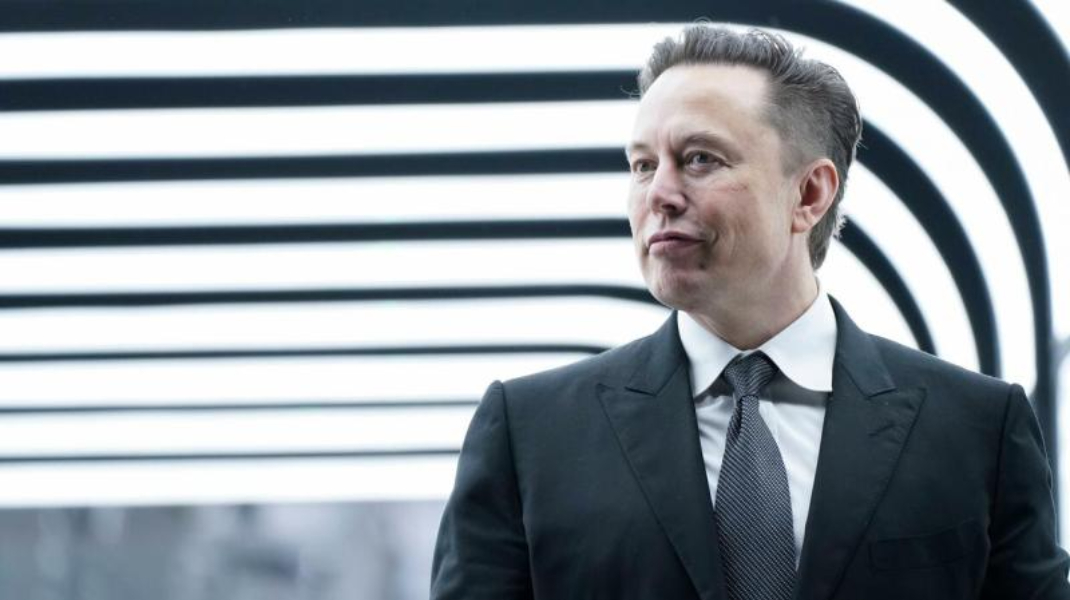 Elon Musk se implică într-un nou proiect al Pentagonului – „viitorului războiului”