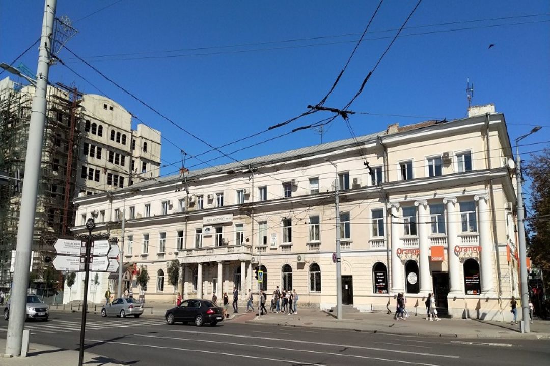 Card gratuit la bibliotecă: campania prin care chișinăuienii sunt invitați să citească, să învețe și să descopere