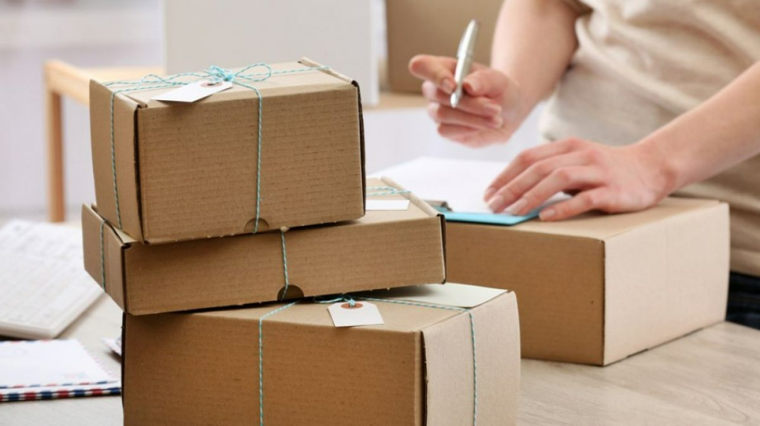 Taxarea coletelor ar putea aduce o povară fiscală suplimentară pentru moldoveni