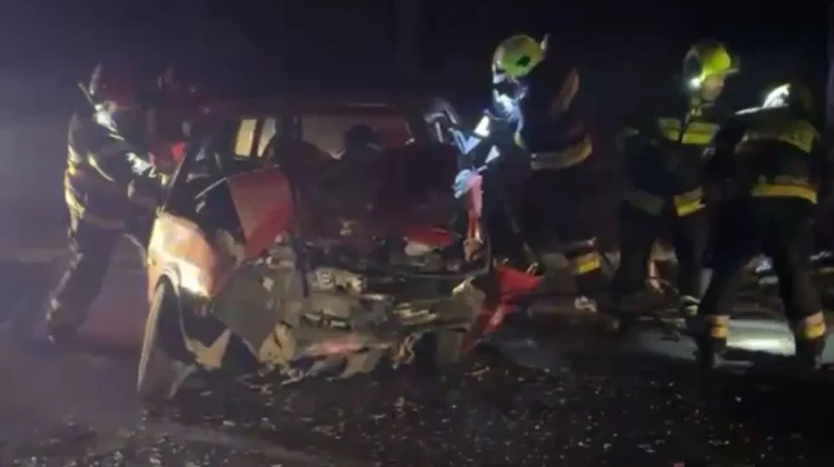 VIDEO Accident teribil la Sîngerei: Două persoane și-au pierdut viața. Imagini de la fața locului