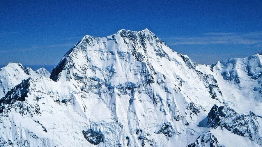 Tragedie în Noua Zeelandă: Doi alpiniști, inclusiv un american, găsiți morți după ce au căzut de pe cel mai înalt vârf