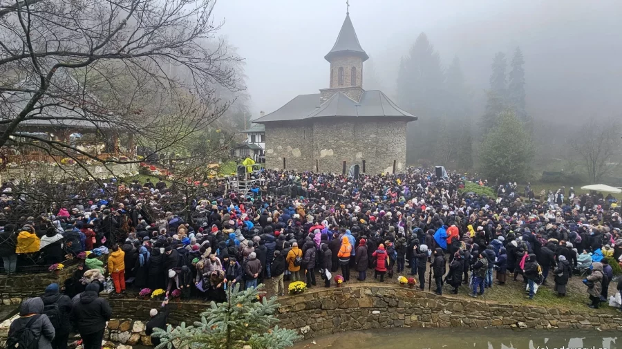 Peste 40.000 de pelerini au vizitat Mănăstirea Prislop din România. Un record în cei peste cinci secole de existență