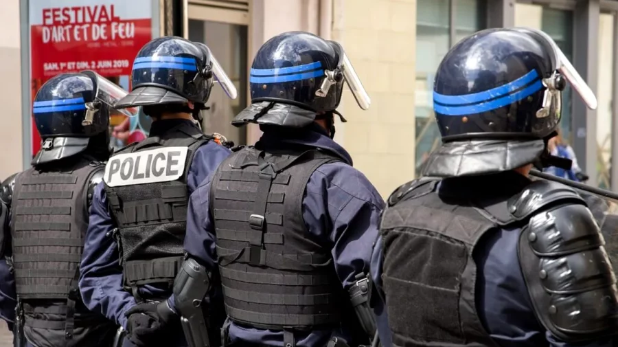 Amenințare cu bombă la sediul France Télévisions. Emisiunea a fost întreruptă în direct și angajații evacuați