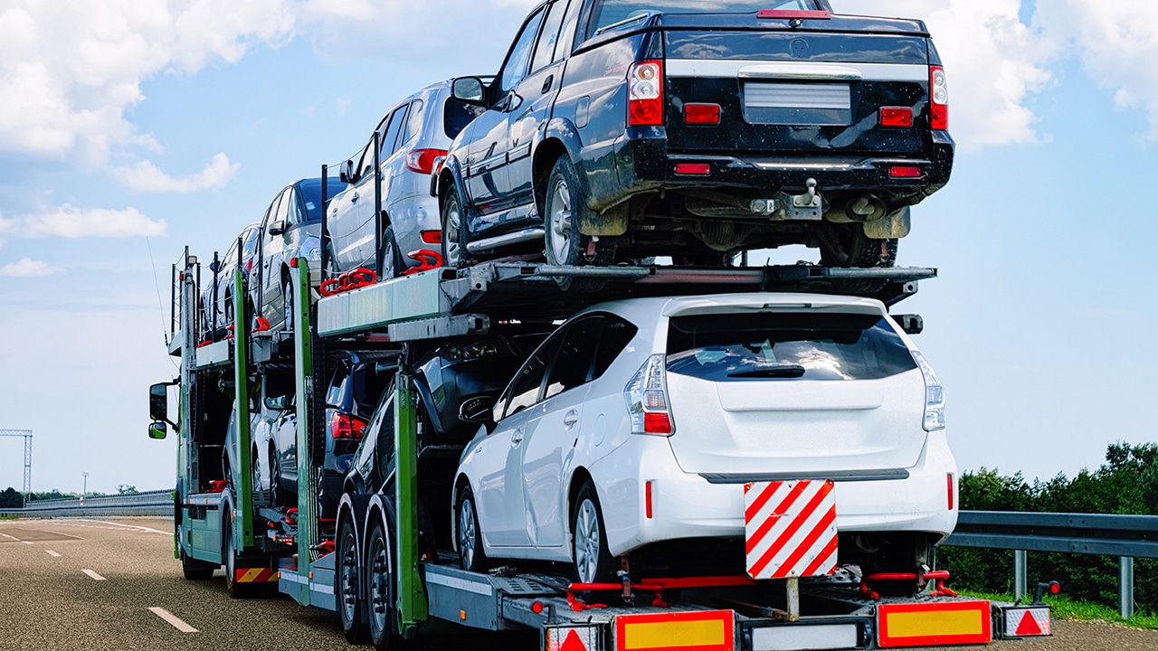 Moldovenii au adus aproape 30 000 de automobile în 2025. Cât a câștigat statul