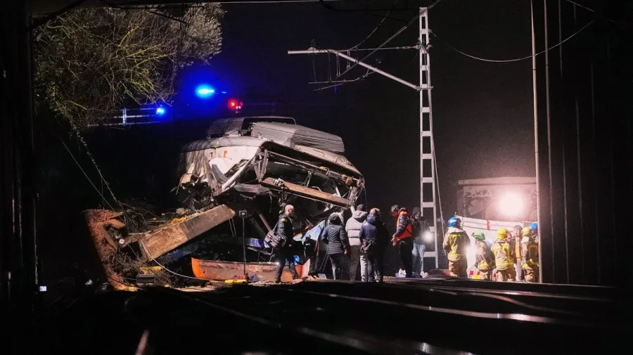 Spania, lovită din nou de un accident feroviar: un mecanic mort și 15 răniți lângă Barcelona