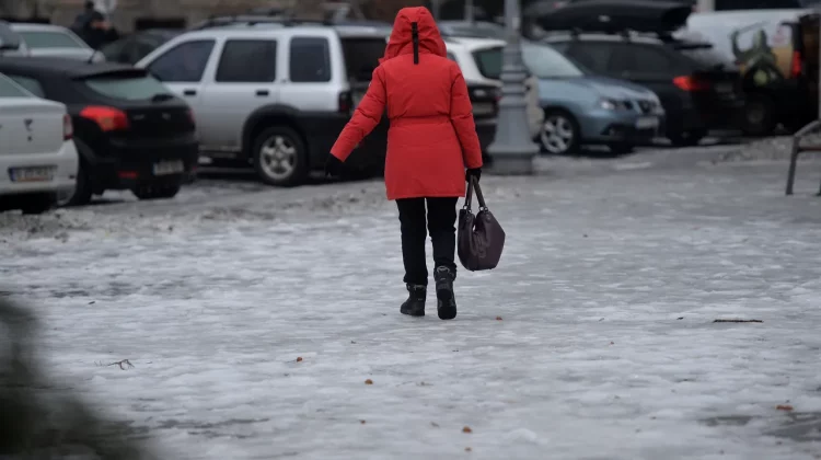 Ger puternic pe 3 februarie: Nopți cu până la -22°C și ghețuș pe străzi