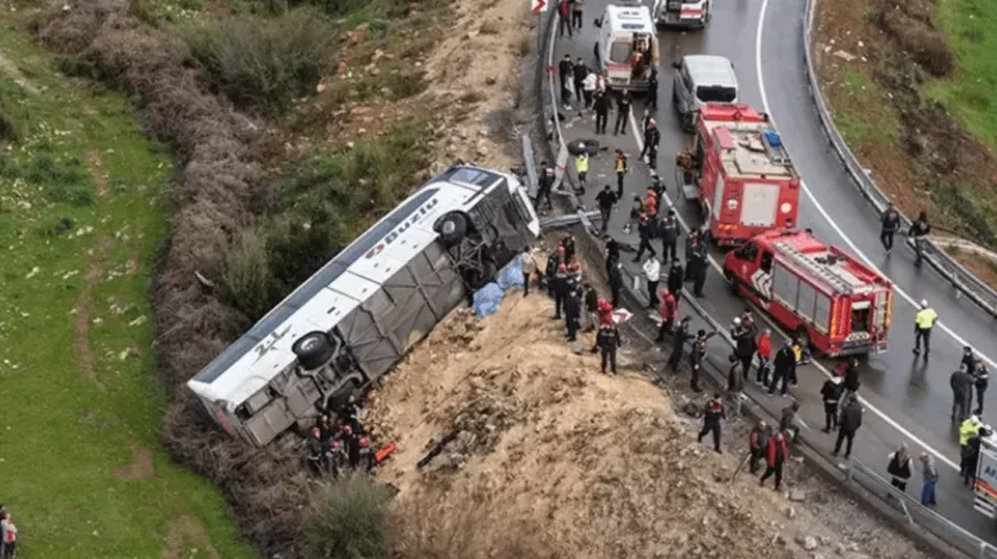 Două accidente sângeroase în Turcia: 16 persoane și-au pierdut viața