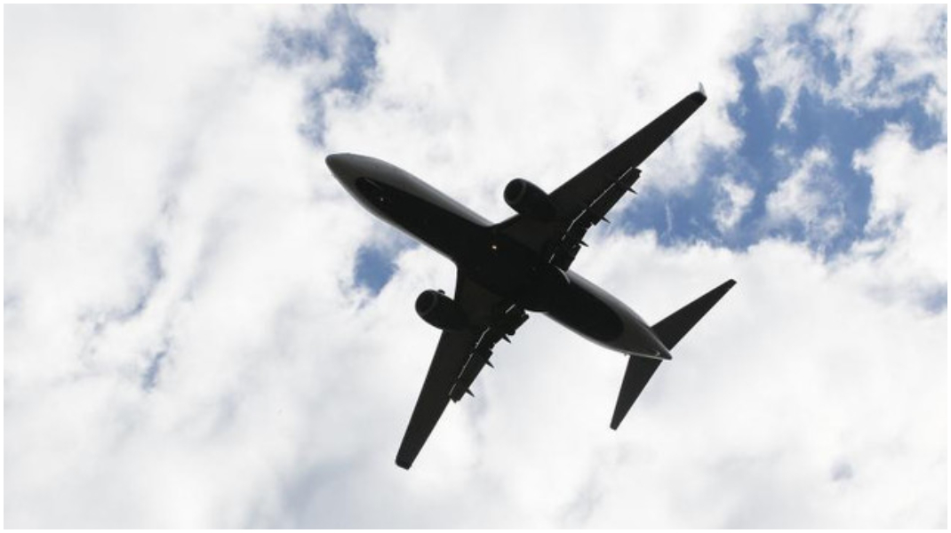 AAC, după închiderea spațiului aerian al țării: Trei aeronave au fost ținute în așteptare, una redirecționată la Iași