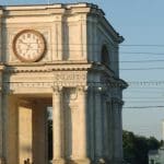 Arcul de Triumf din Chișinău va fi iluminat în culorile drapelului ucrainean