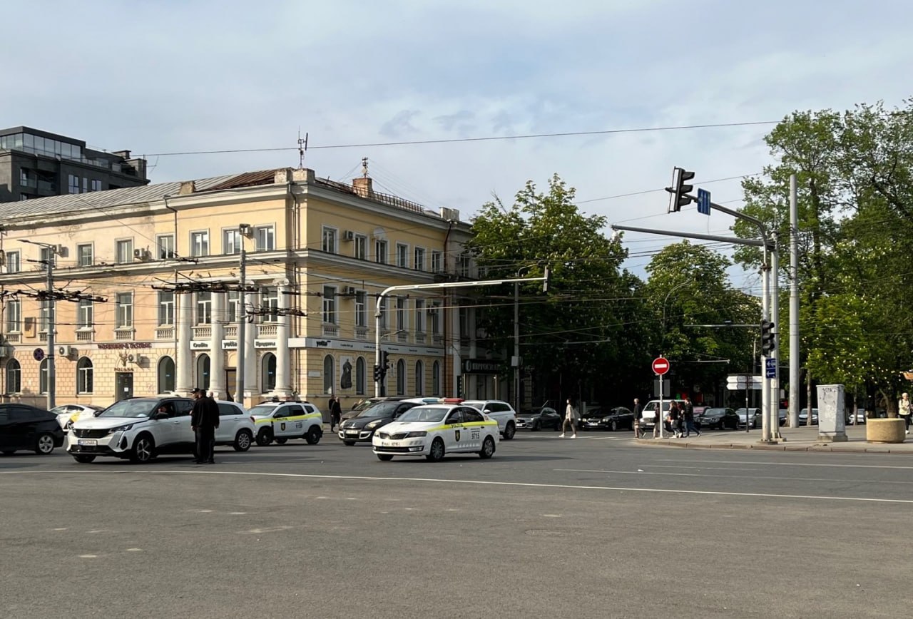 Premierul României vine marți la Chișinău. Municipalitatea anunță restricții în anumite locuri publice