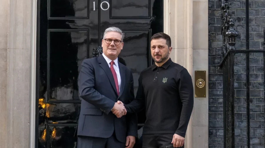 Londra sprijină Kievul: Acord strategic semnat de Zelenski și Starmer