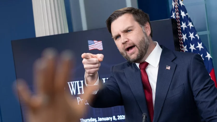 „Înseamnă că JD Vance îi ajută pe ruși”. Zelenski îl critică deschis pe vicepreședintele SUA