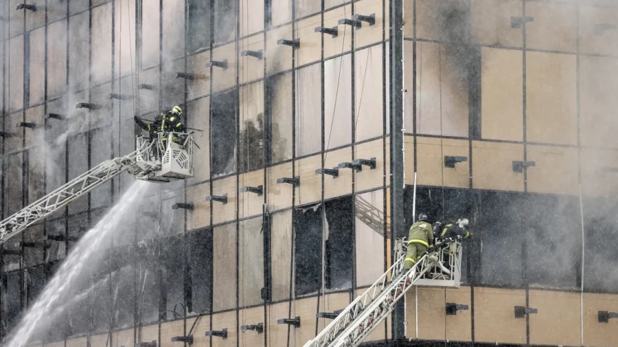 VIDEO Cel puțin șapte persoane au murit într-un incendiu la o clădire din Moscova