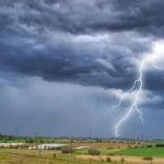Vin ploi puternice cu descărcări electrice! Meteorologii au emis cod galben