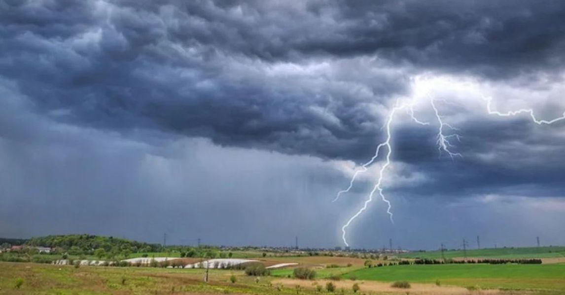 Vin ploi puternice cu descărcări electrice! Meteorologii au emis cod galben