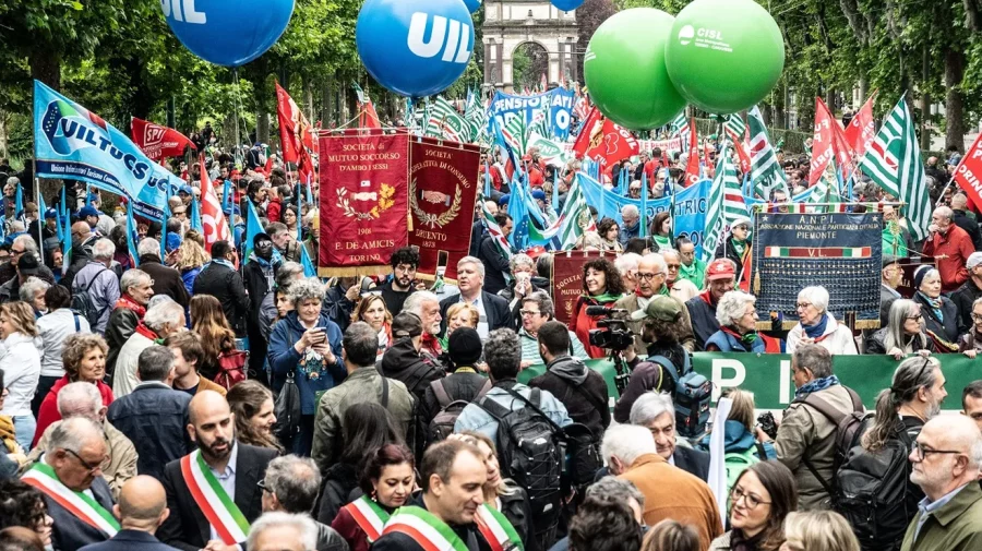 Proteste de 1 Mai în întreaga lume: activiștii cer salarii mai mari și condiții de muncă mai bune