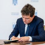 Nicușor Dan ar putea desemna un jurnalist român pentru funcția de premier. Propunerea, prezentată neoficial partidelor