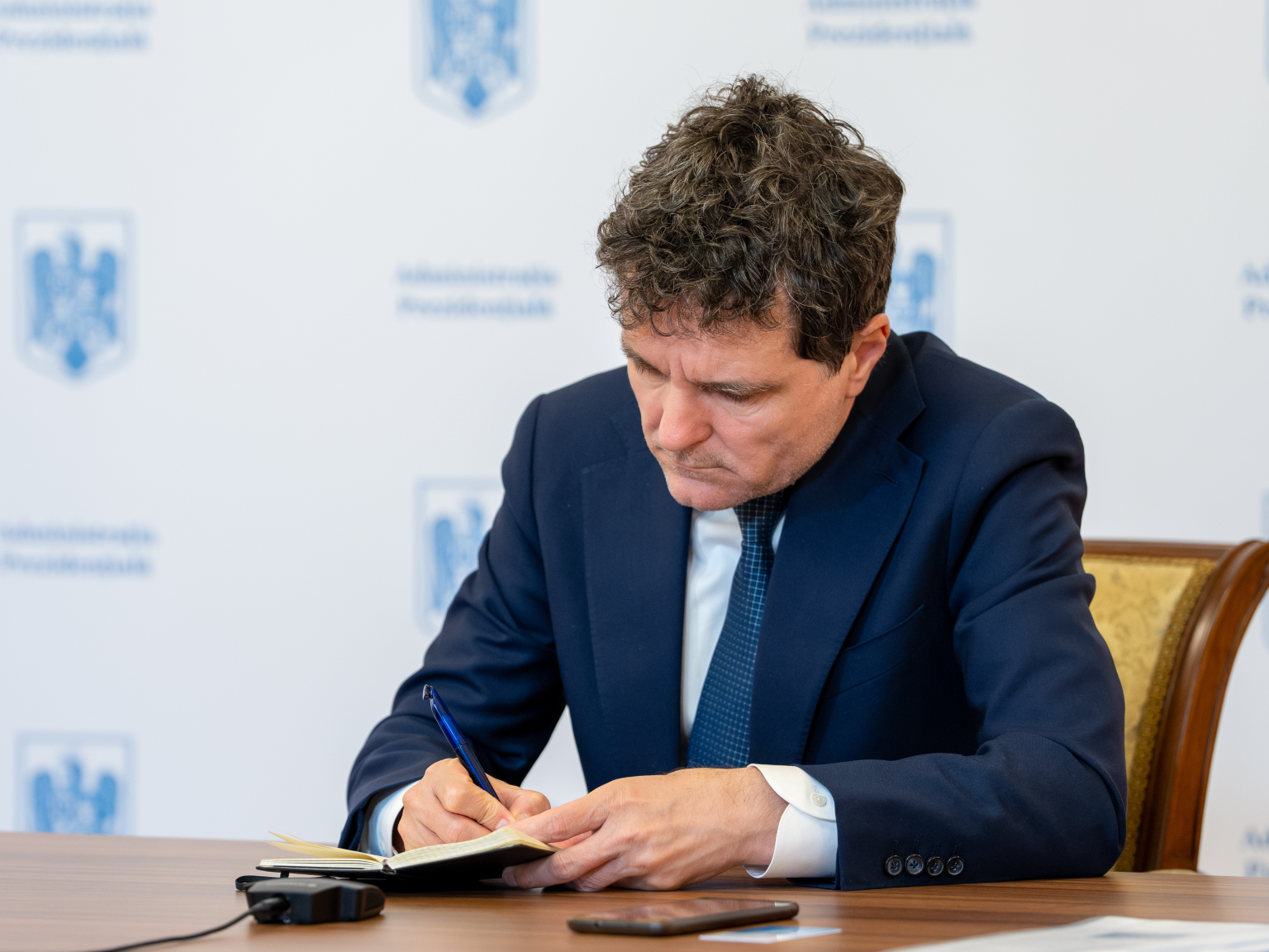 Nicușor Dan ar putea desemna un jurnalist român pentru funcția de premier. Propunerea, prezentată neoficial partidelor