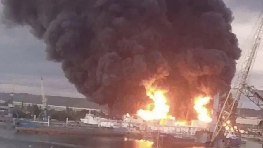 Arde Crimeea: Explozii și incendii în Peninsulă. Vânzările de combustibili, oprite, iar Podul Kerci închis
