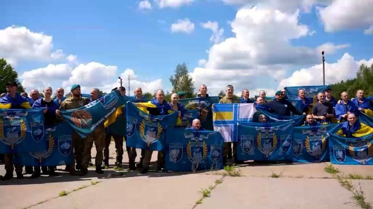 185 DE PRIZONIERI UCRAINENI S-AU ÎNTORS ACASĂ DUPĂ ANI DE CAPTIVITATE