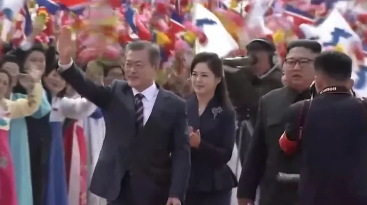 NO COMMENT | VIZITĂ ISTORICĂ: PREȘEDINTELE CHINEI ESTE ÎN COREEA DE NORD PENTRU PRIMA SA VIZITĂ