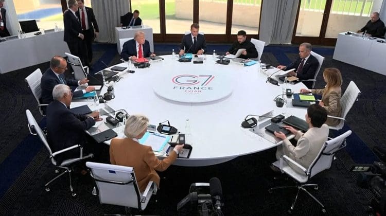 NO COMMENT | Liderii statelor G7, într-un summit găzduit de Franța