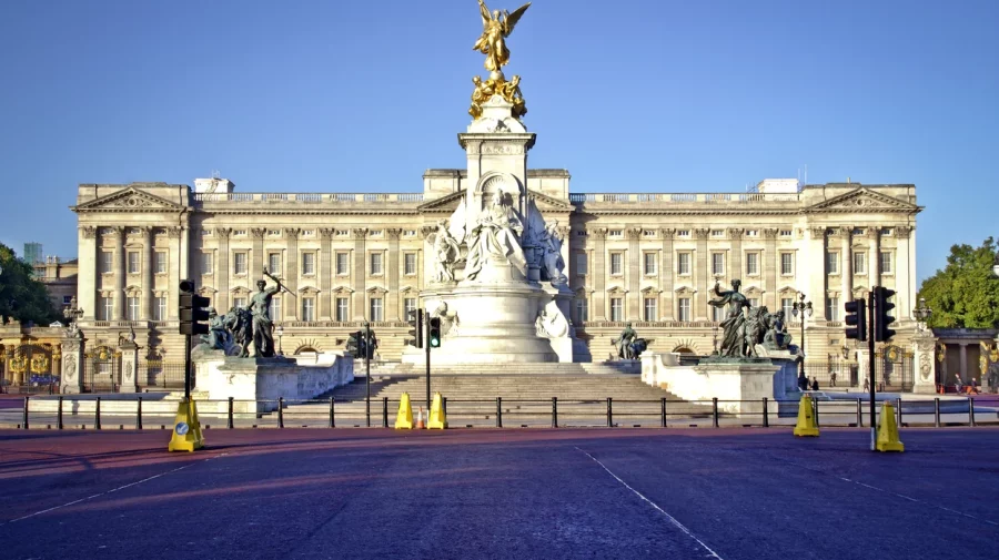 De ce familia regală britanică evită Palatul Buckingham. Motivul mai puțin cunoscut