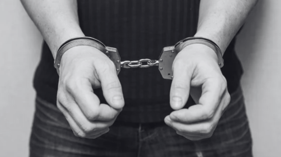 L-a bătut și apoi l-a sugrumat: Un adolescent cu dizabilități a fost ucis în casa în care locuia