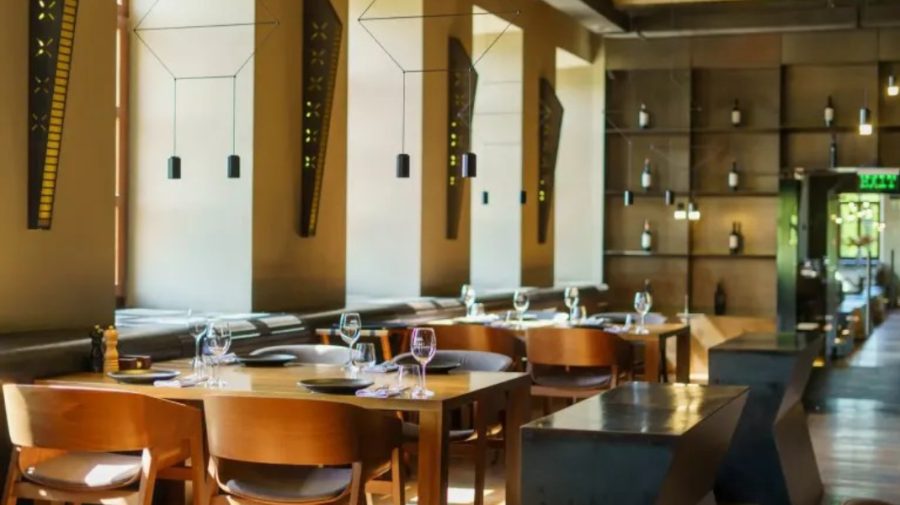 Wine Enthusiast recomandă Bufnița Albă de la Castel Mimi. Restaurantul, alături de destinații gastronomice de renume