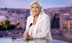 Marine Le Pen, lideră în sondaje la prezidențialele din Franța. Se estimează că ar putea câștiga în al doilea tur
