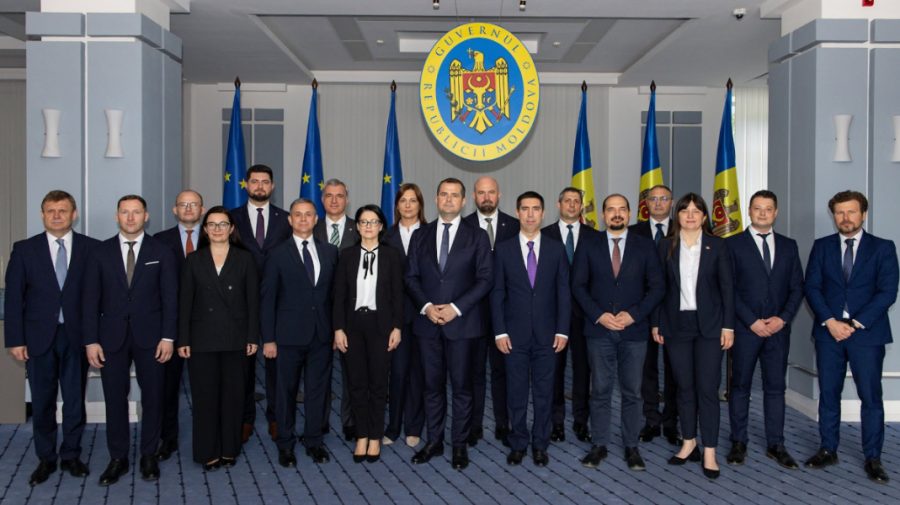 Tofan avertizează că va schimba miniștri dacă nu vor livra rezultate. „Nu planific să fiu un portar” 