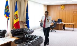 VIDEO „Încerc să stau în formă, chiar dacă poate nu se vede că sunt sportiv”. Tofan va participa la o cursă de înot
