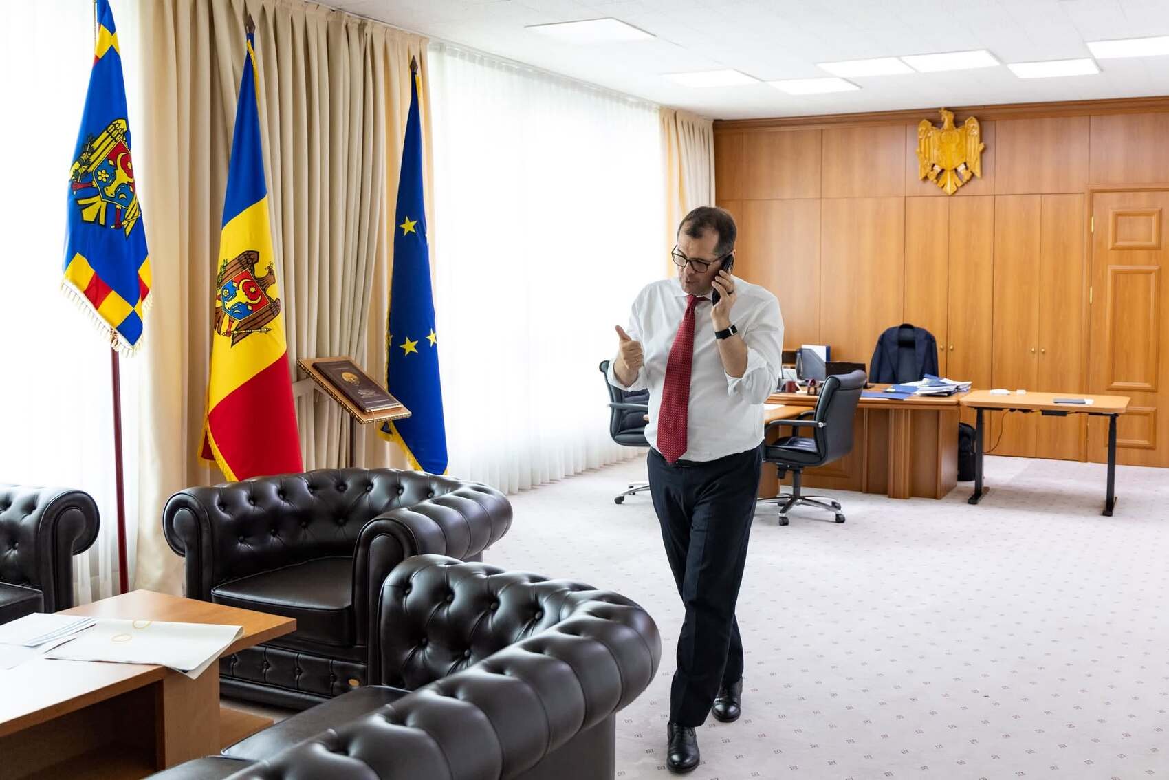 VIDEO „Încerc să stau în formă, chiar dacă poate nu se vede că sunt sportiv”. Tofan va participa la o cursă de înot