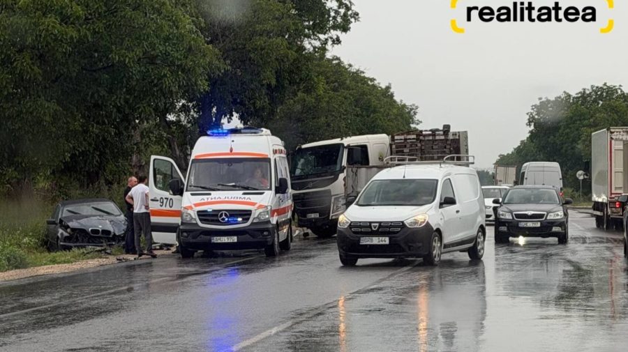 Accidentul de la Sîngera: Trei persoane, inclusiv un copil, au ajuns la spital