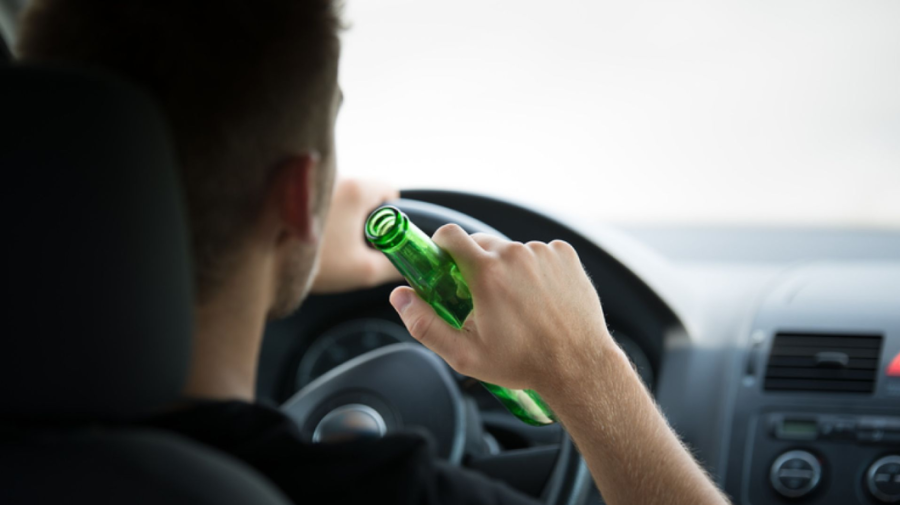 Beat la volan și fără permis. Un bărbat de 43 de ani a fost condamnat la închisoare