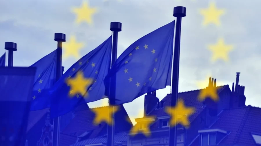Comisia Europeană pregătește noi reguli pentru limitarea accesului copiilor la rețelele sociale