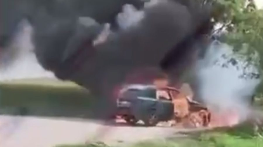 Ginerele unui om de afaceri, victima unui atac tâlhăresc: Au încercat să-l stranguleze, apoi i-au dat foc la mașină