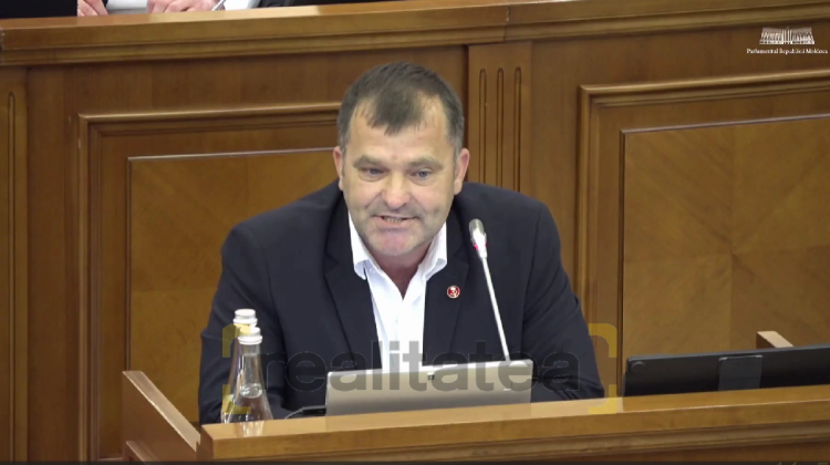 ”Lepădați-vă de Satană!” Ce l-a făcut pe un deputat comunist să citeze din Biblie, în plenul Parlamentului