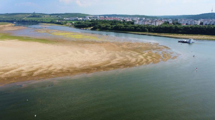 Dunărea a atins un minim istoric în Ungaria: La Budapesta, nivelul apei a scăzut la doar 28 de centimetri