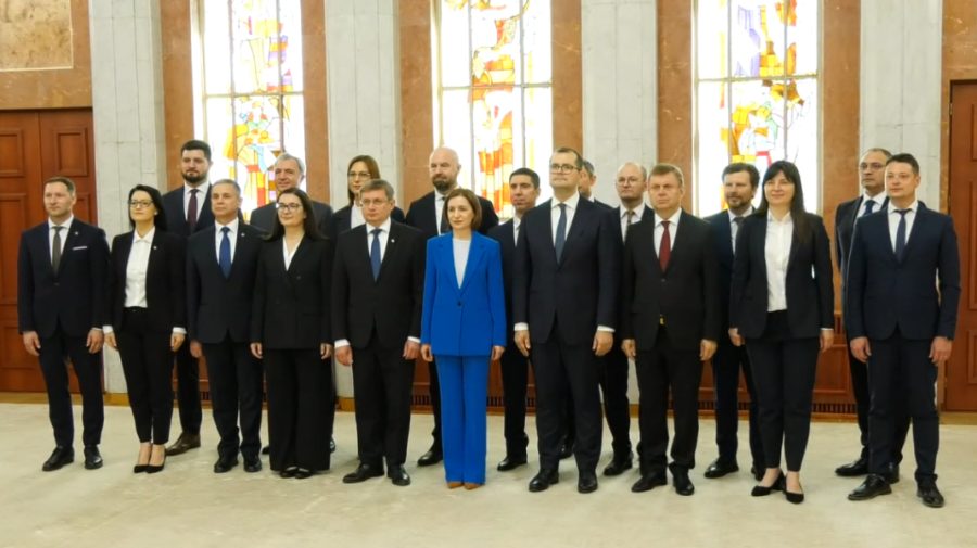 Noul Guvern în frunte cu Vasile Tofan a depus jurământul. Maia Sandu: „Vă rugăm să vă țineți de cuvânt”