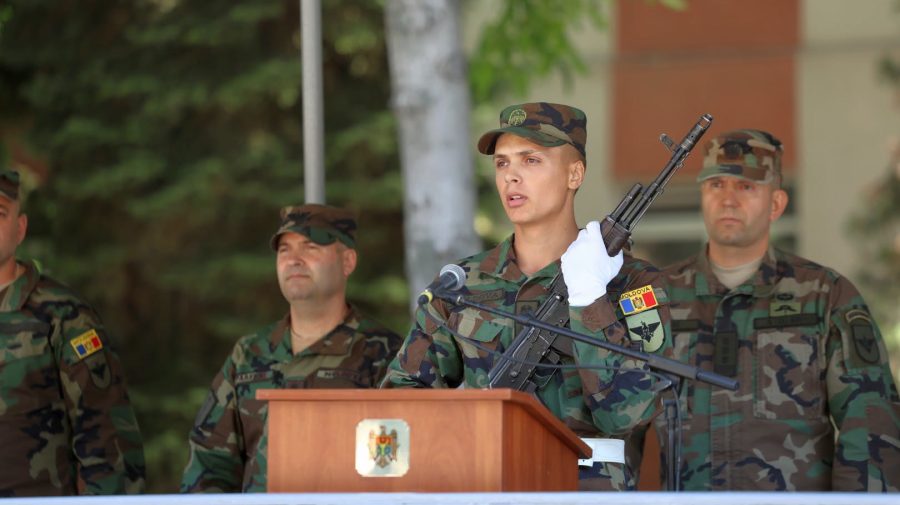 Ceremonie solemnă la Chișinău: Tinerii încorporați au depus jurământul militar