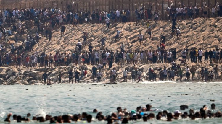 Spania se confruntă cu un nou val migrator: Peste 20.000 de persoane au intrat în Ceuta