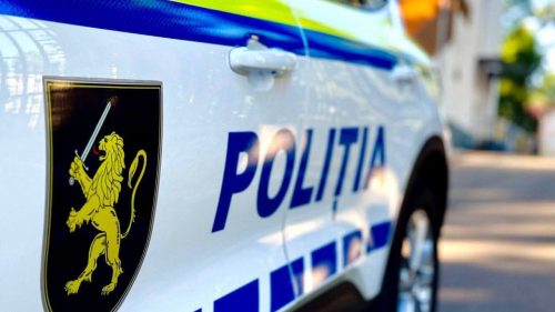 Nu a acordat prioritate pietonilor și s-a ales cu amendă. Șoferul, identificat de polițiști