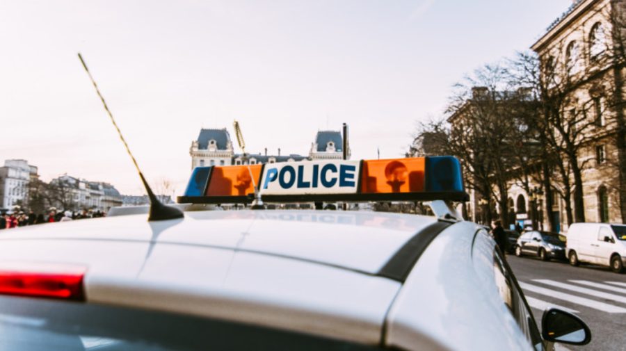 Atac cu cuțitul în Paris. Trei femei au fost rănite, printre victime fiind și o gravidă
