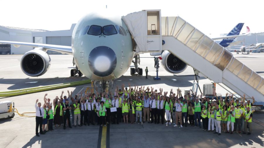 Record. Un Airbus A350-1000ULR a aterizat în Franța, după un zbor de 24 de ore și 24 de minute